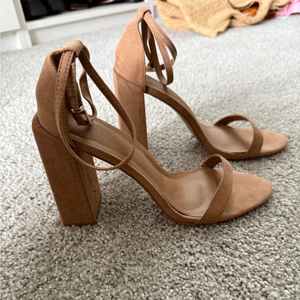 Elegant Tan Block Heel Sandals